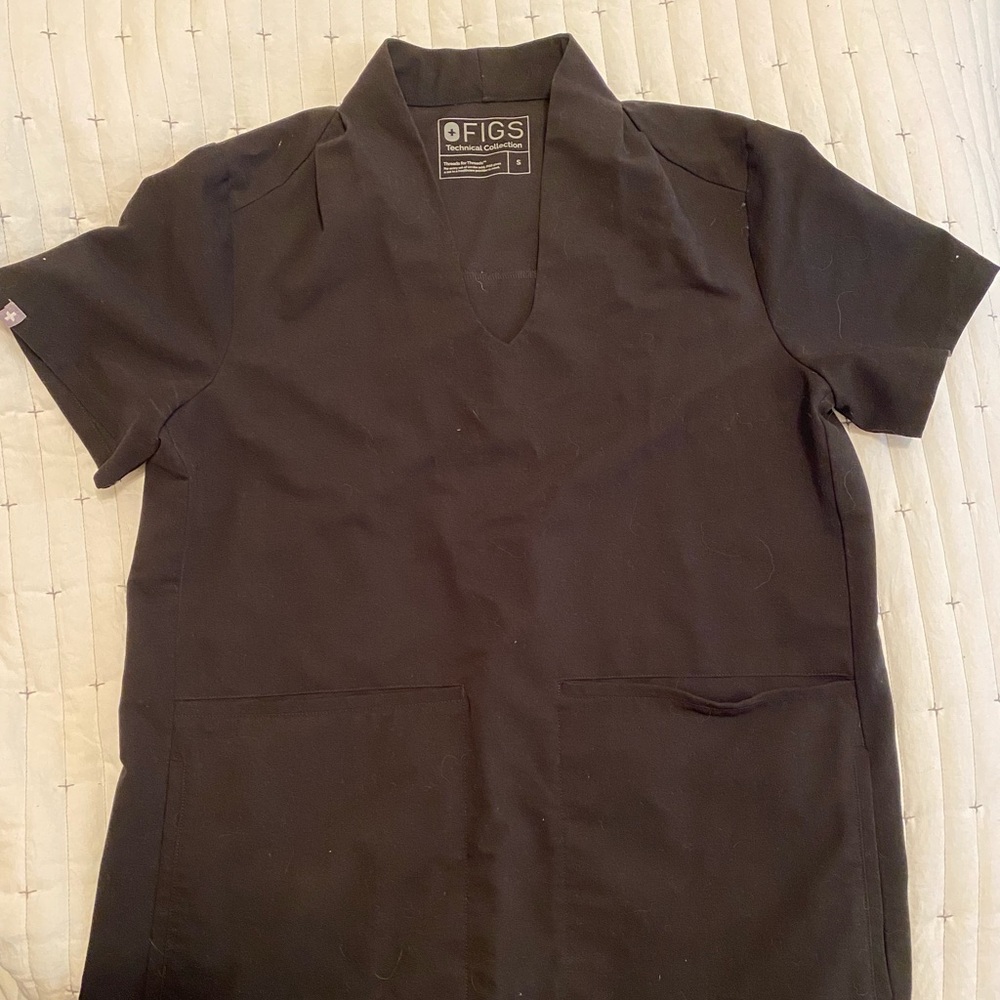Figs Scrub Top